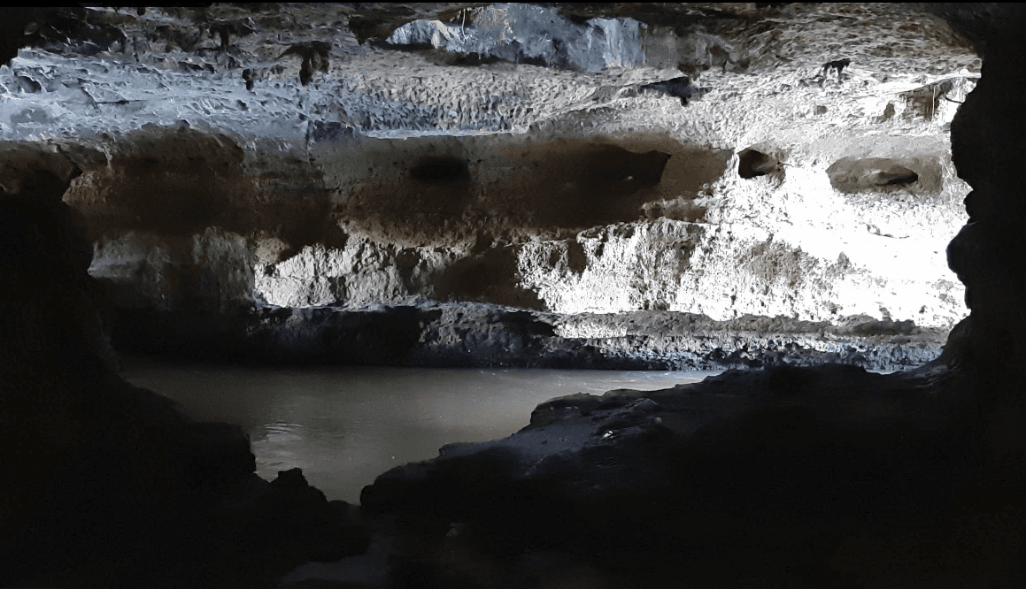 Entrada da Gruta e Arcos de Pedra